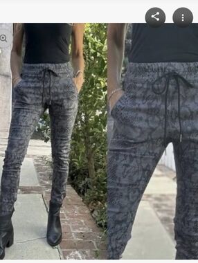 Bevy Flog Python Snake Shely Pants